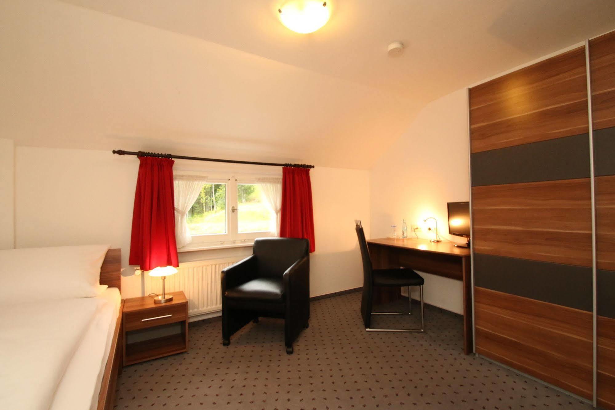 Hotel Landgasthof Adler Altenrond Exterior foto