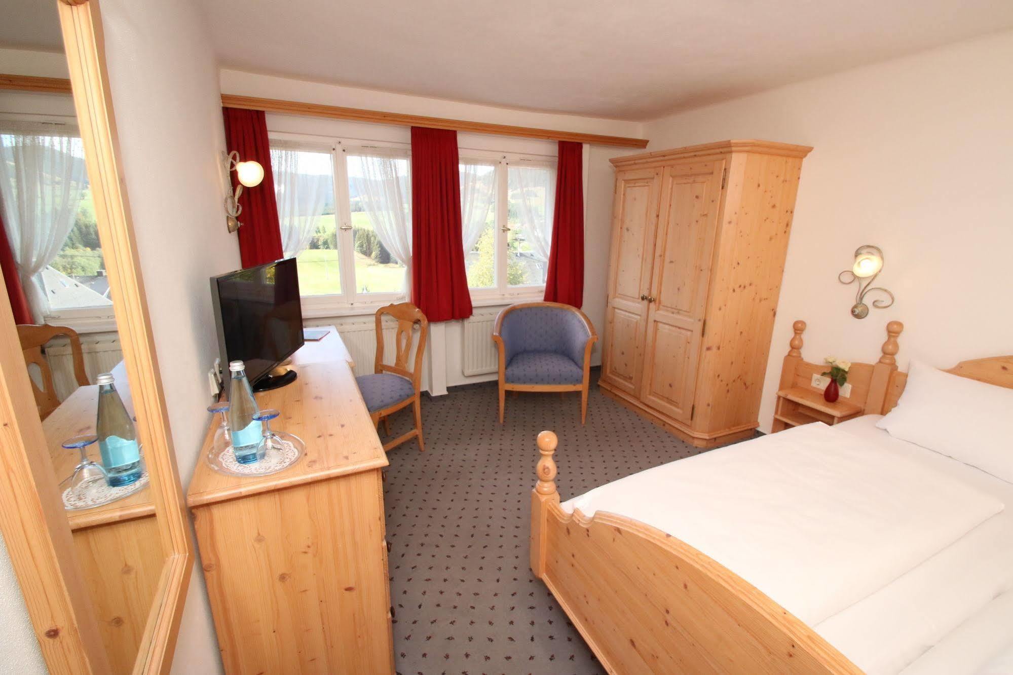 Hotel Landgasthof Adler Altenrond Exterior foto
